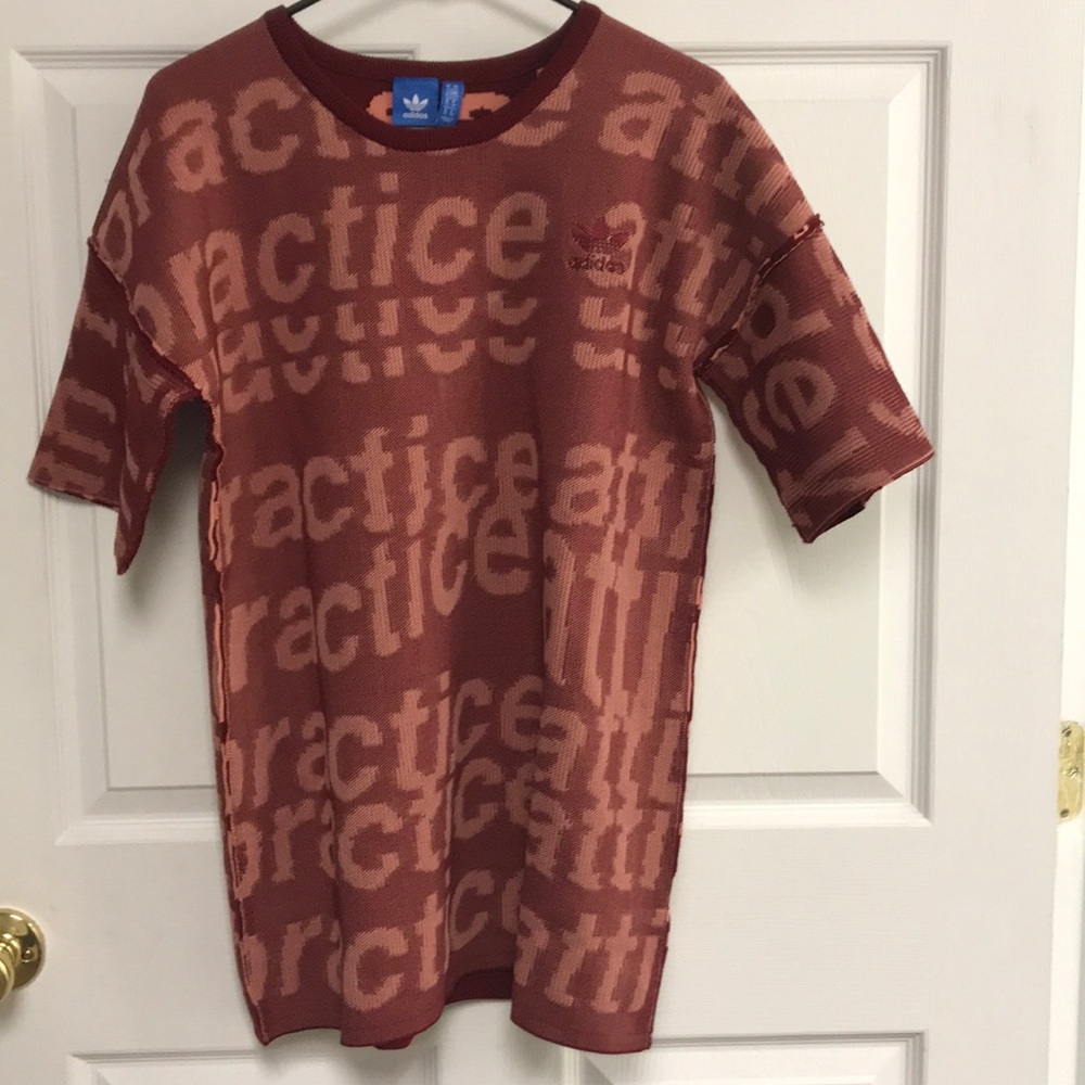 Adidas oversized shirt XS